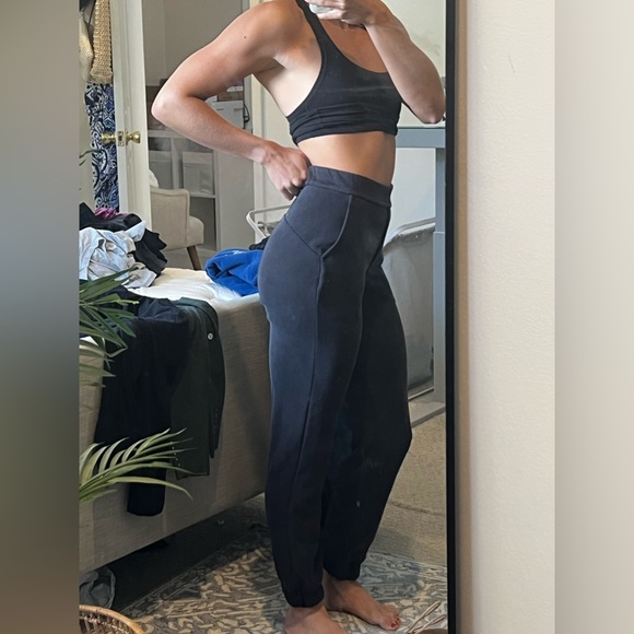 lululemon joggers - Picture 5 of 6